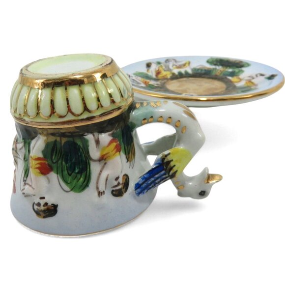 Cherubs CAPODIMONTE Demitasse CUP with Swan Handle and 2 Saucers Italy Vintage - Picture 8 of 11